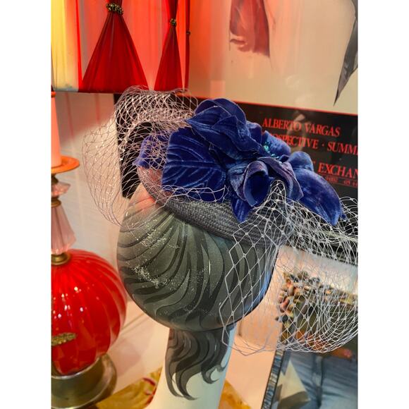 vintage style blue fascinator velvet flower 1950s style millinery hat with veil - Picture 5 of 8